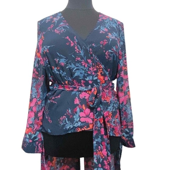 WOMAN'S Plus 3X Standards and Practices Blue Floral High Low Wrap Top Blouse - Picture 4 of 12
